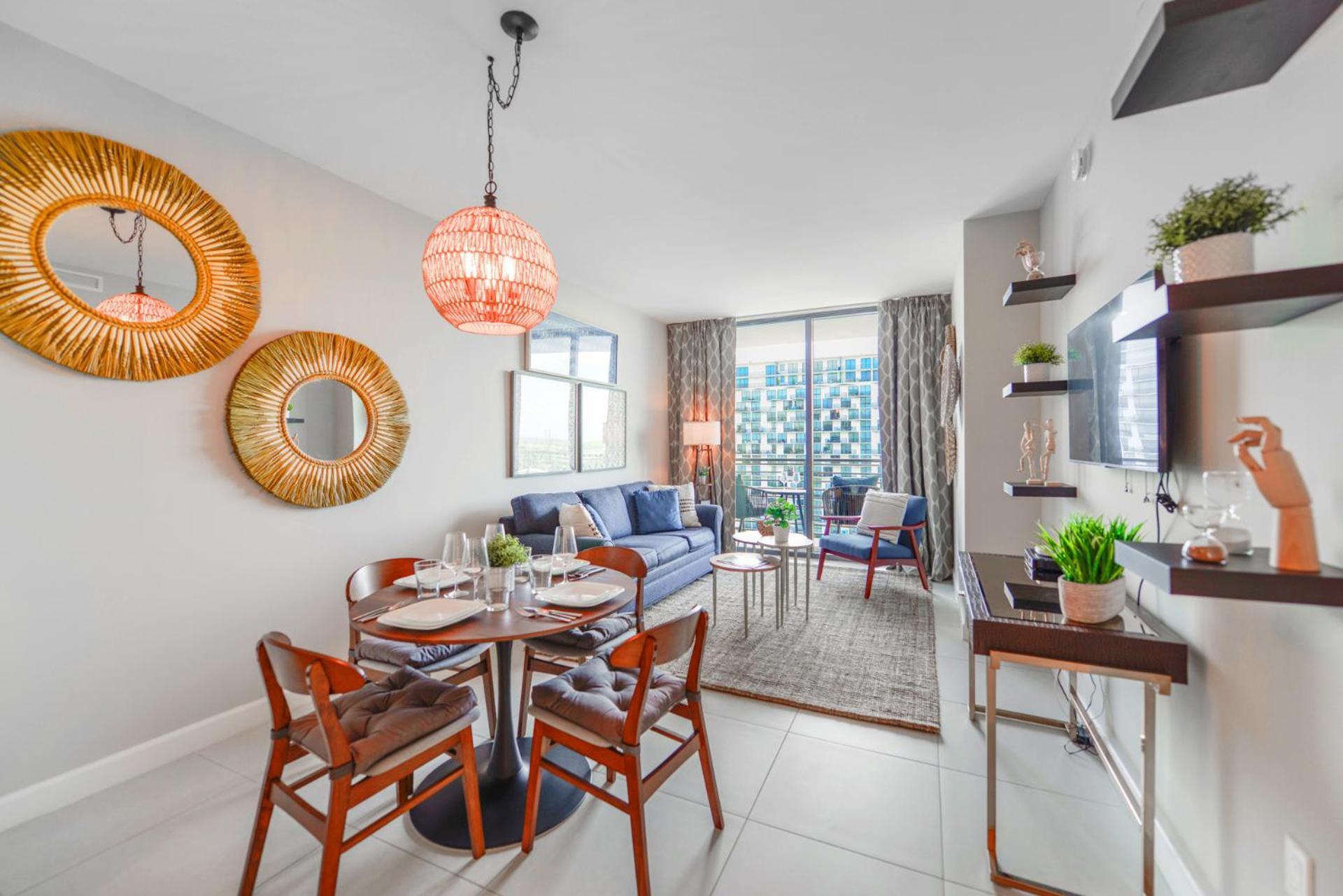 Apartment Modern Hotel With Pool & Gym In Prime Doral Location