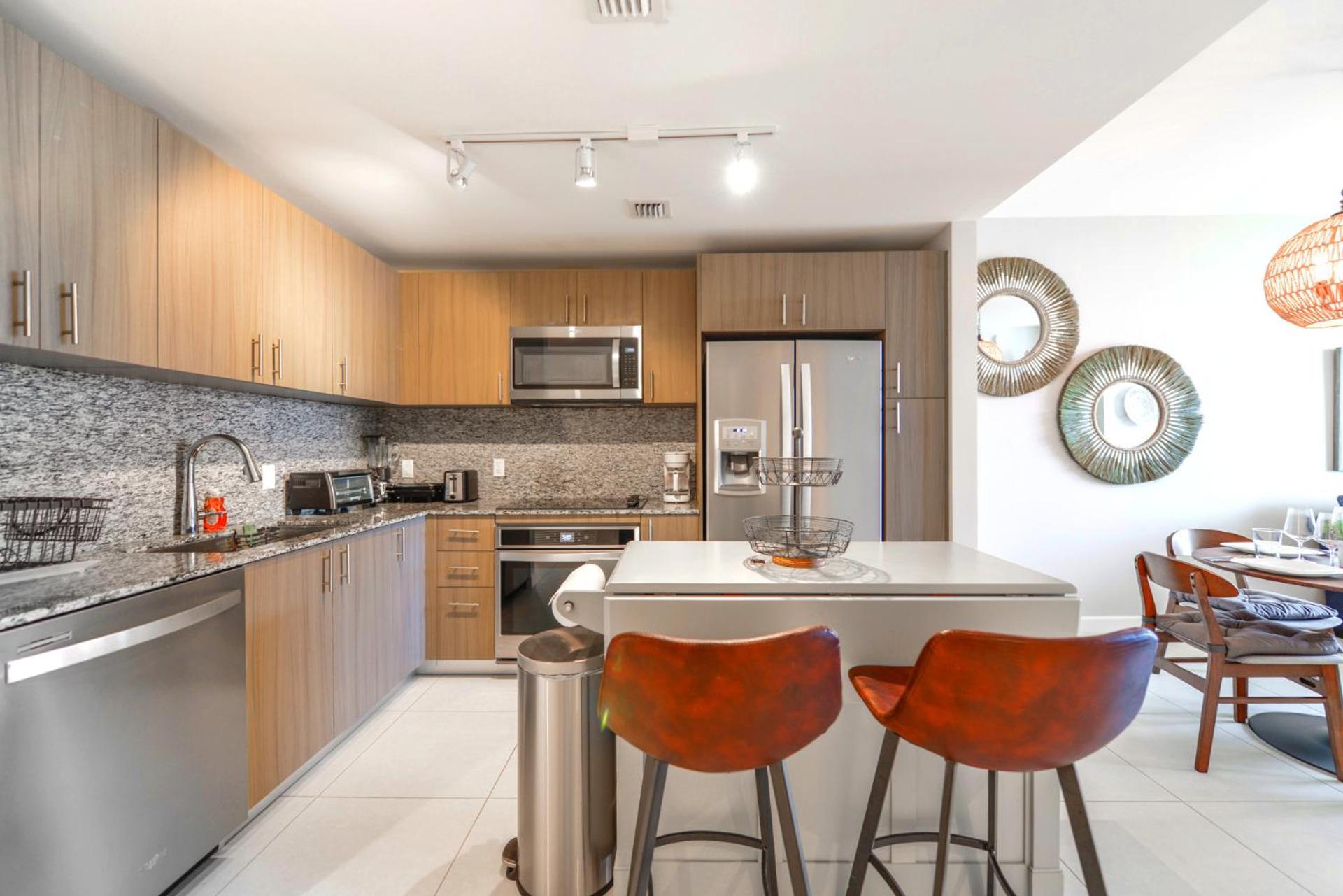 Modern Hotel With Pool & Gym In Prime Doral Location